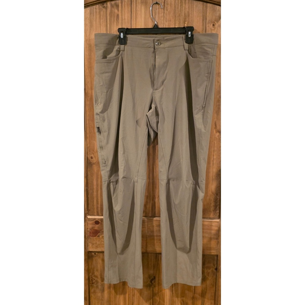 Under Armour Flat Front Flex Pants Mens 38/32 Khaki 4-Way Stretch Tapered Leg
